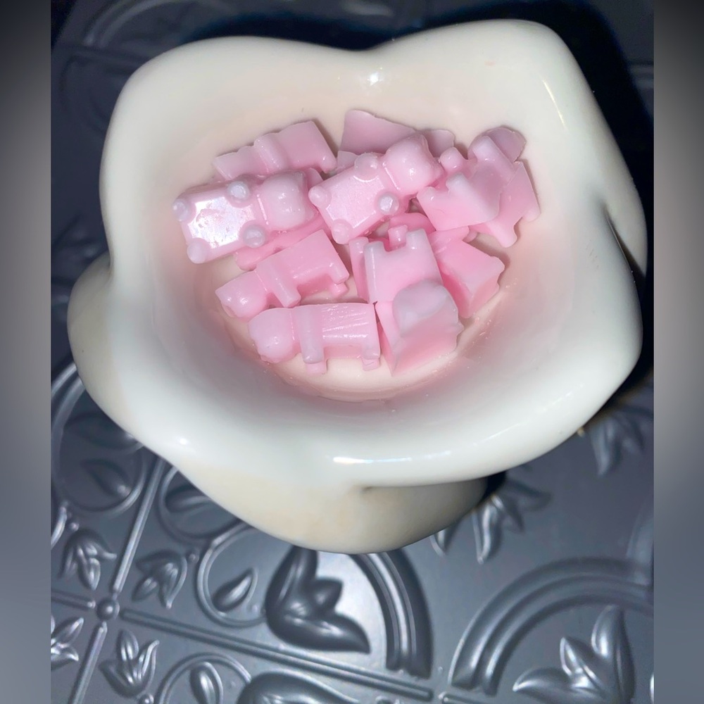 WAX MELTS - PINK GUMMY BEARS - JAPANESE MAGNOLIA SCENT
